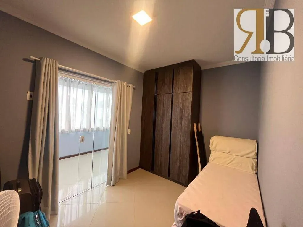 4-bedroom house with 5 bathrooms, 400 m² — photo 16