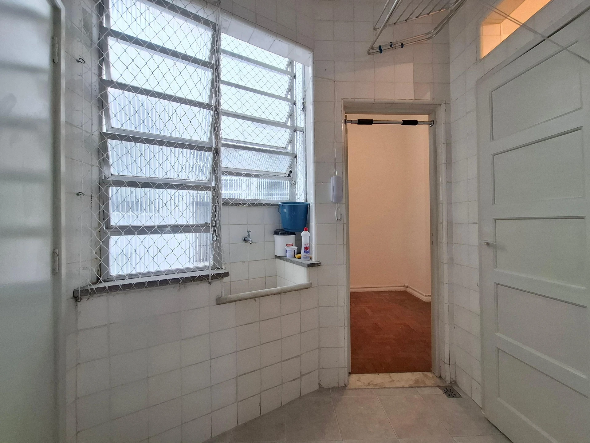 One-bedroom apartment with a mountain view in Rio de Janeiro — photo 12