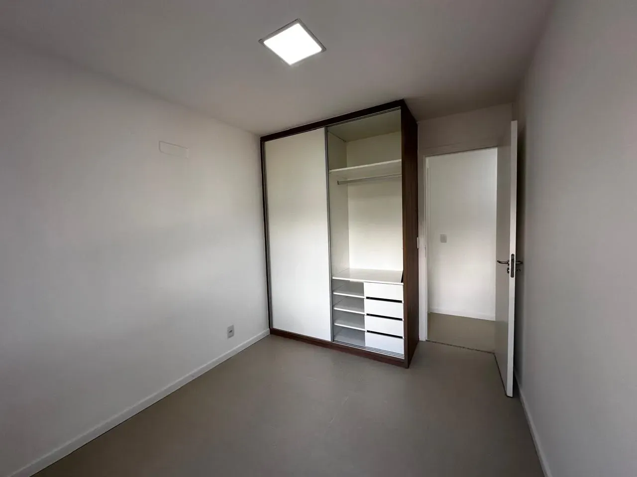 3-bedroom apartment, 1 with its own bathroom, 98 m² — photo 4