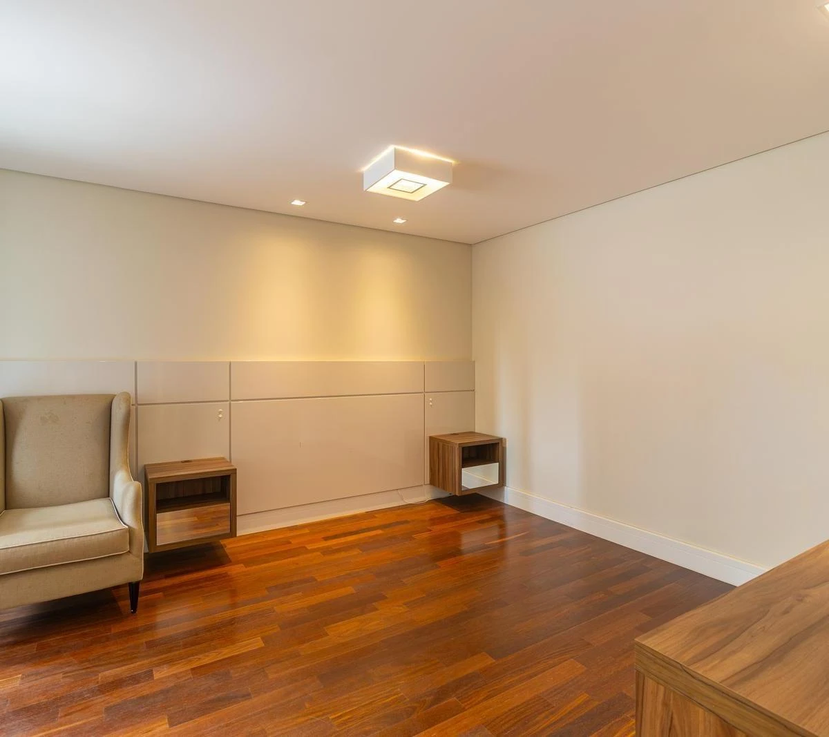 Home office in a 5-bedroom apartment, 441 m² — photo 26