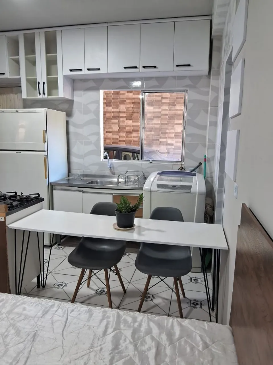 Furnished studio with 1 bedroom and 1 bathroom — photo 9