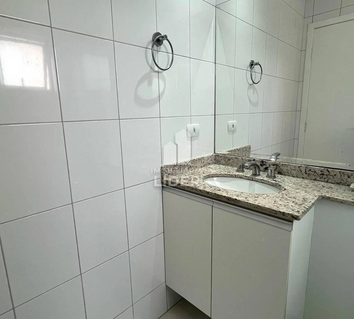 One-bedroom apartment with a home office in Curitiba — photo 8