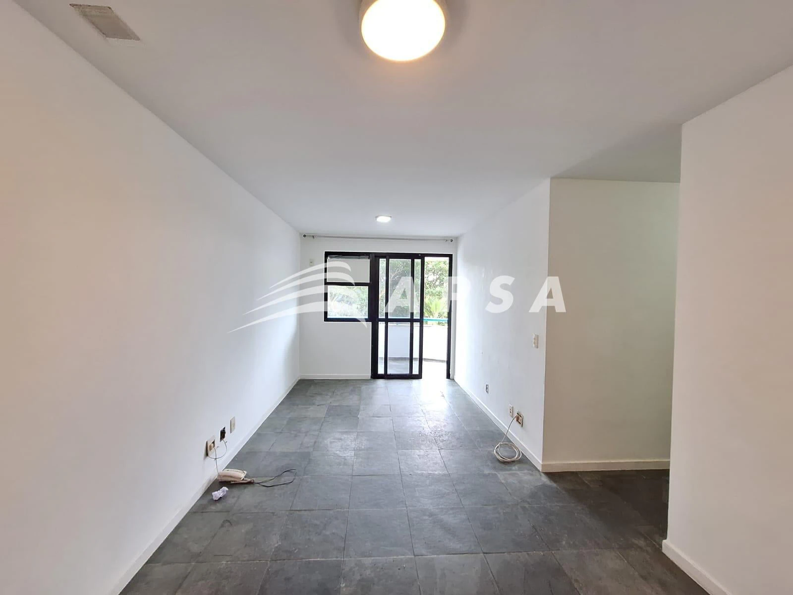 Квартира: 3 спальни, 1 со своей ванной, 84 м²