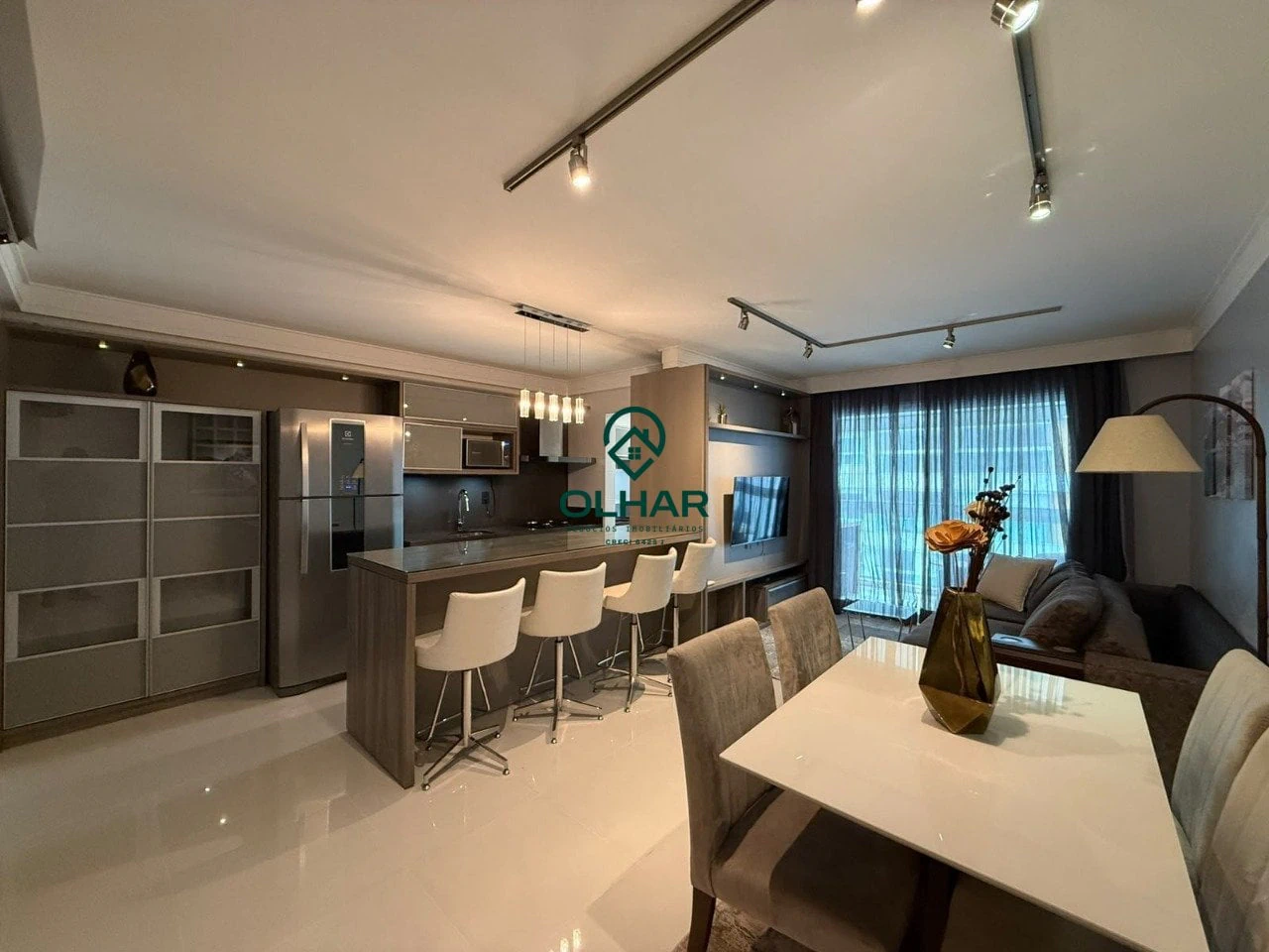 Glass-enclosed balcony in a 2-bedroom apartment, 93 m² — photo 17
