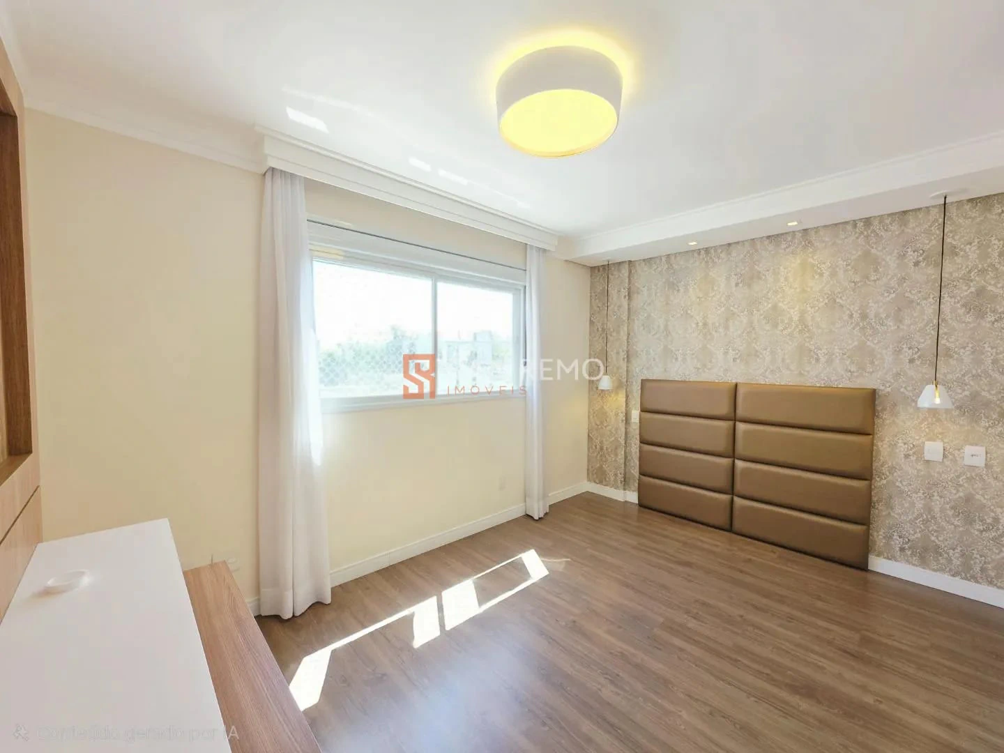 2-bedroom apartment in a building with a gym — photo 17