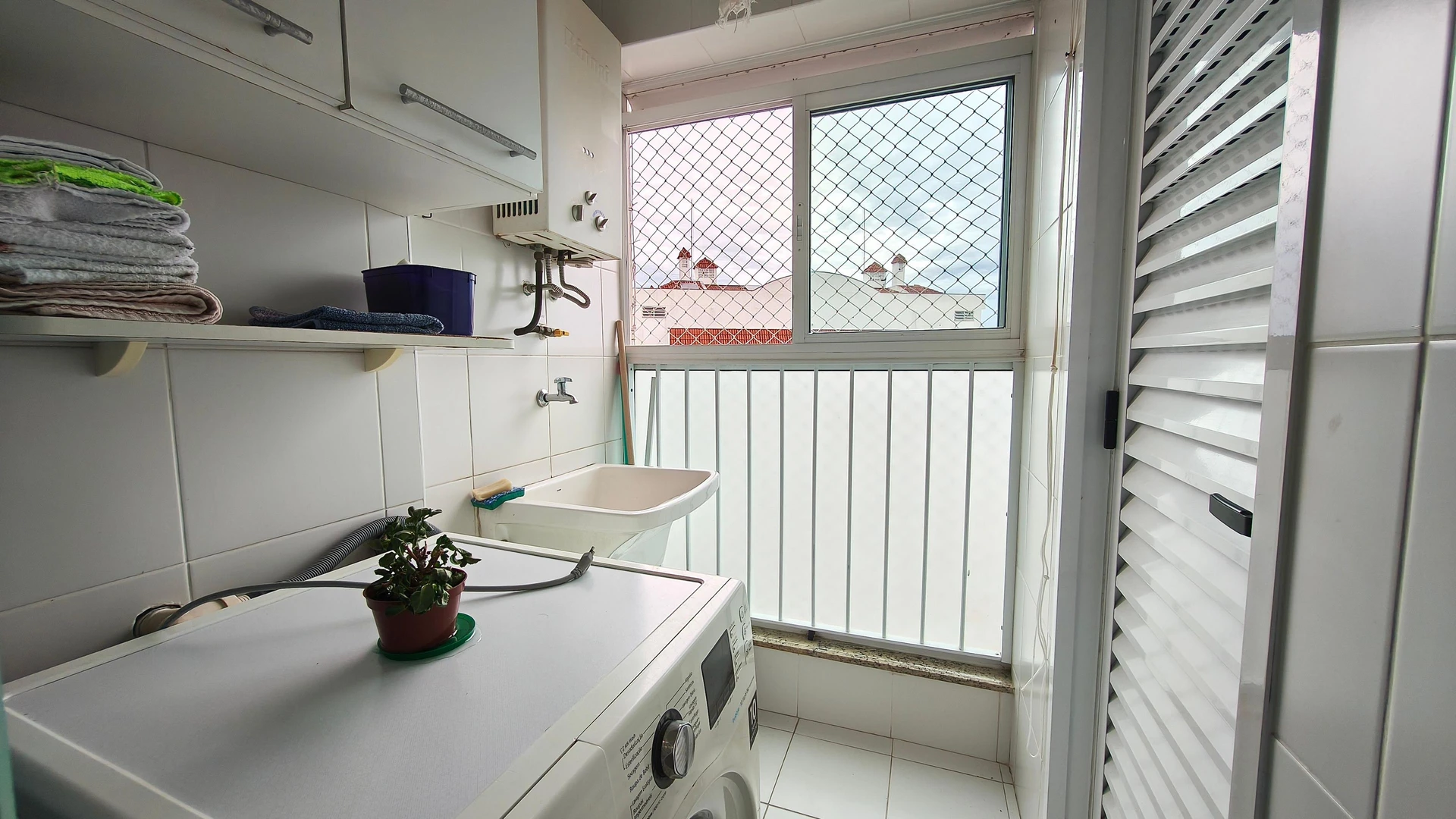 Apartment, 98 m², with a glass-enclosed balcony — photo 6