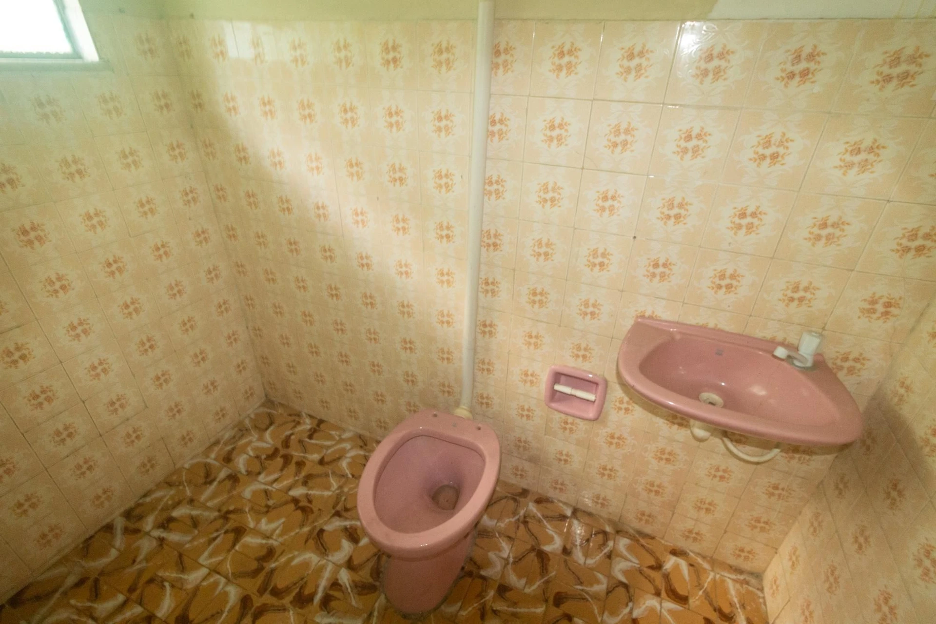 Unfurnished house with 2 bedrooms and 1 parking spot — photo 2
