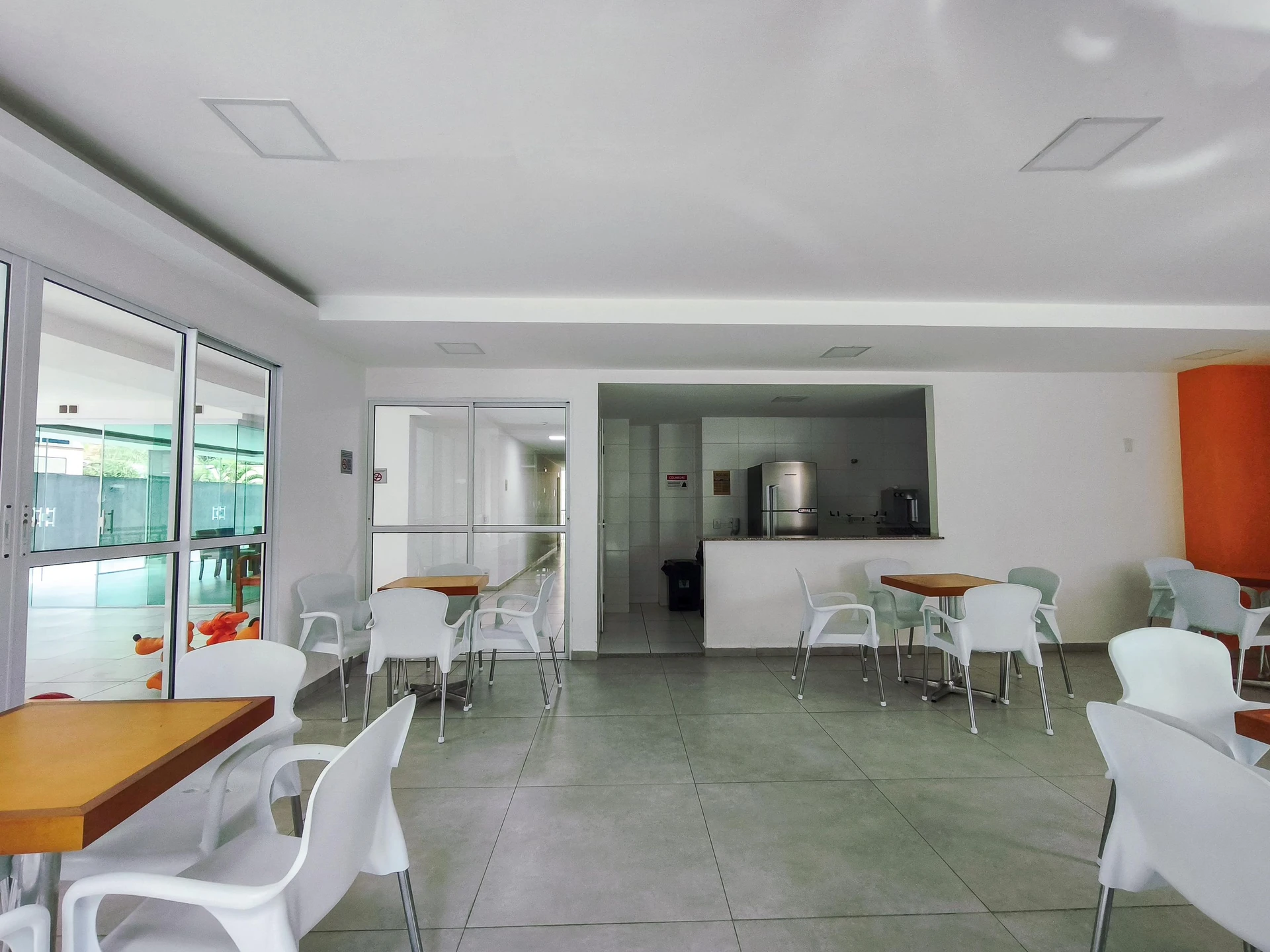 Furnished 2-bedroom apartment with private garden — photo 21