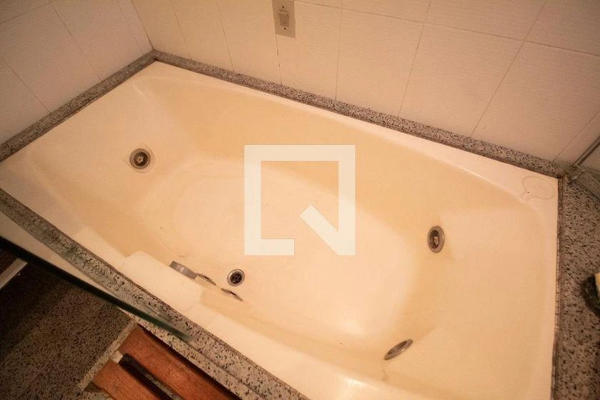 Penthouse for rent with 4 bedrooms and 210 m² — photo 32