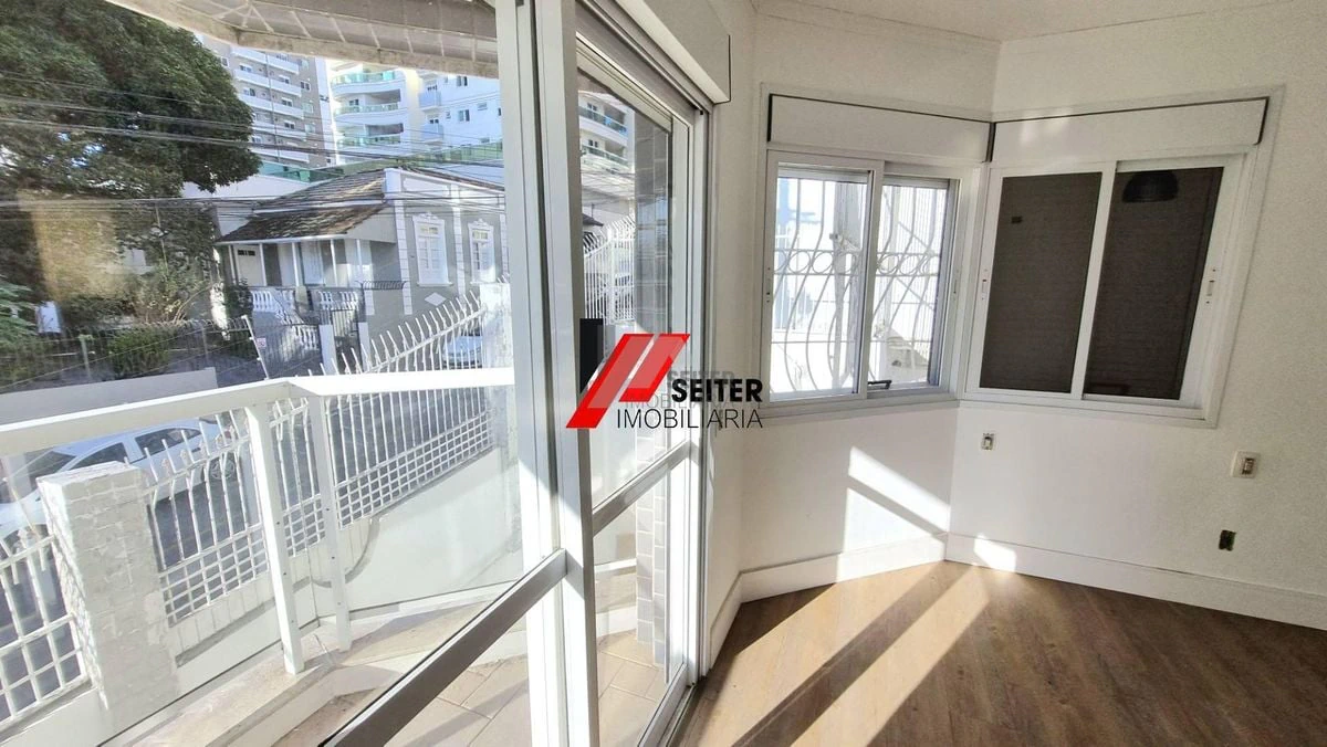 255 m² apartment with a private pool and a bathtub — photo 19