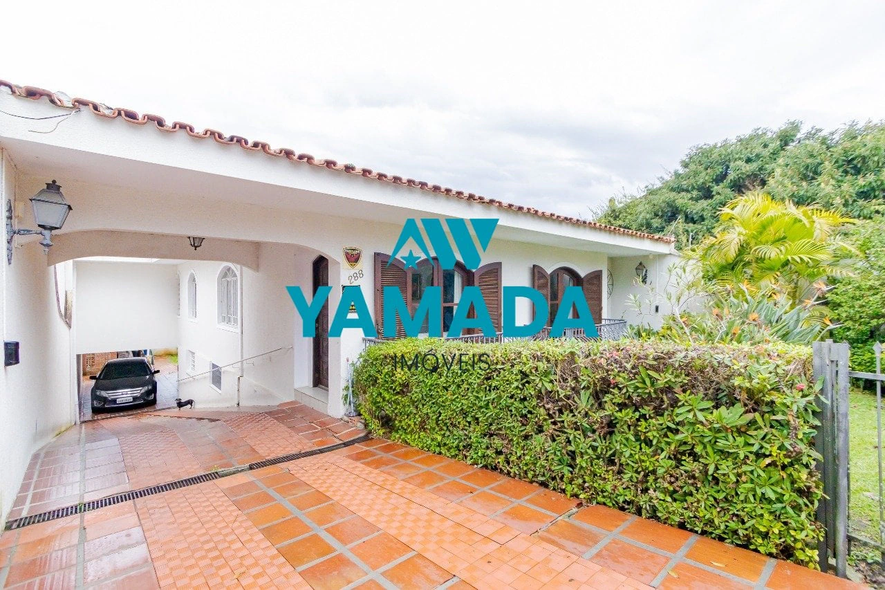350 m² house with a garden and a grill on the balcony — photo 9