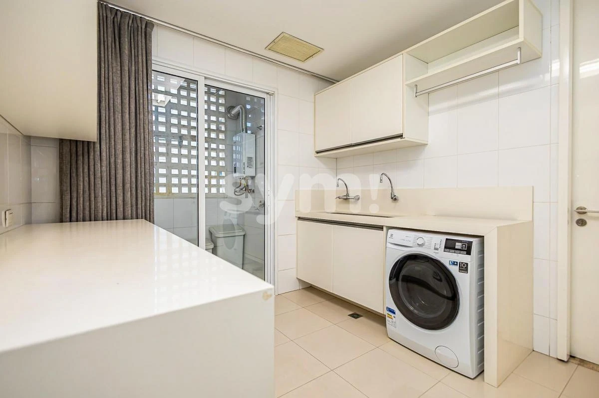 392 m² furnished apartment with 3 bedrooms and 5 baths — photo 22