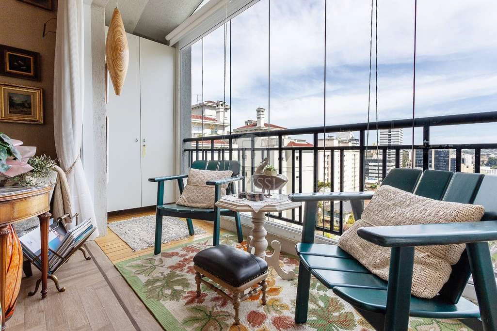 Furnished 3-bedroom apartment with 2 en-suite baths — photo 2