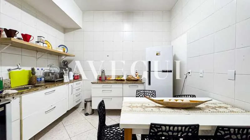 214 m² apartment with 4 bedrooms and 3 bathrooms — photo 26