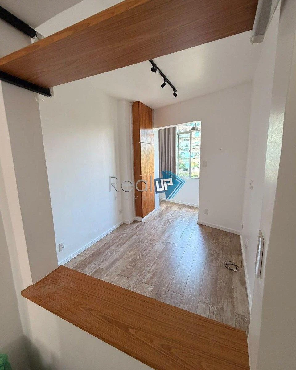 Apartment, 52 m², with floor-to-ceiling windows — photo 32