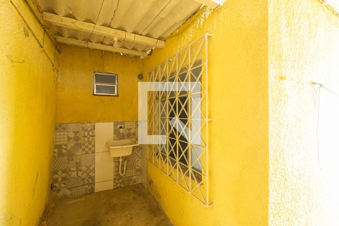 Unfurnished house with 2 bedrooms and 1 tiled bath — photo 24