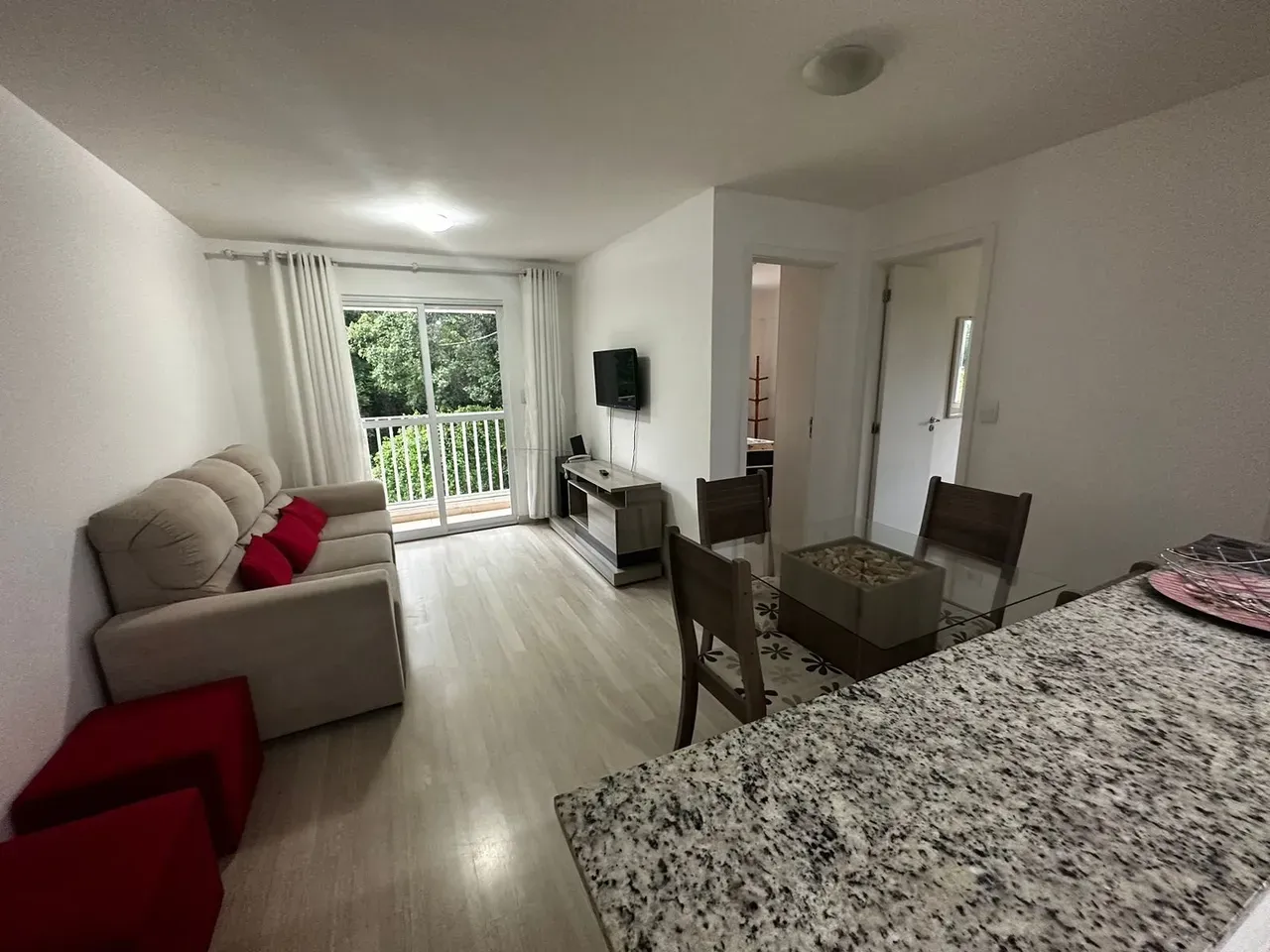Balcony with a grill in a 2-bedroom apartment, 50 m²
