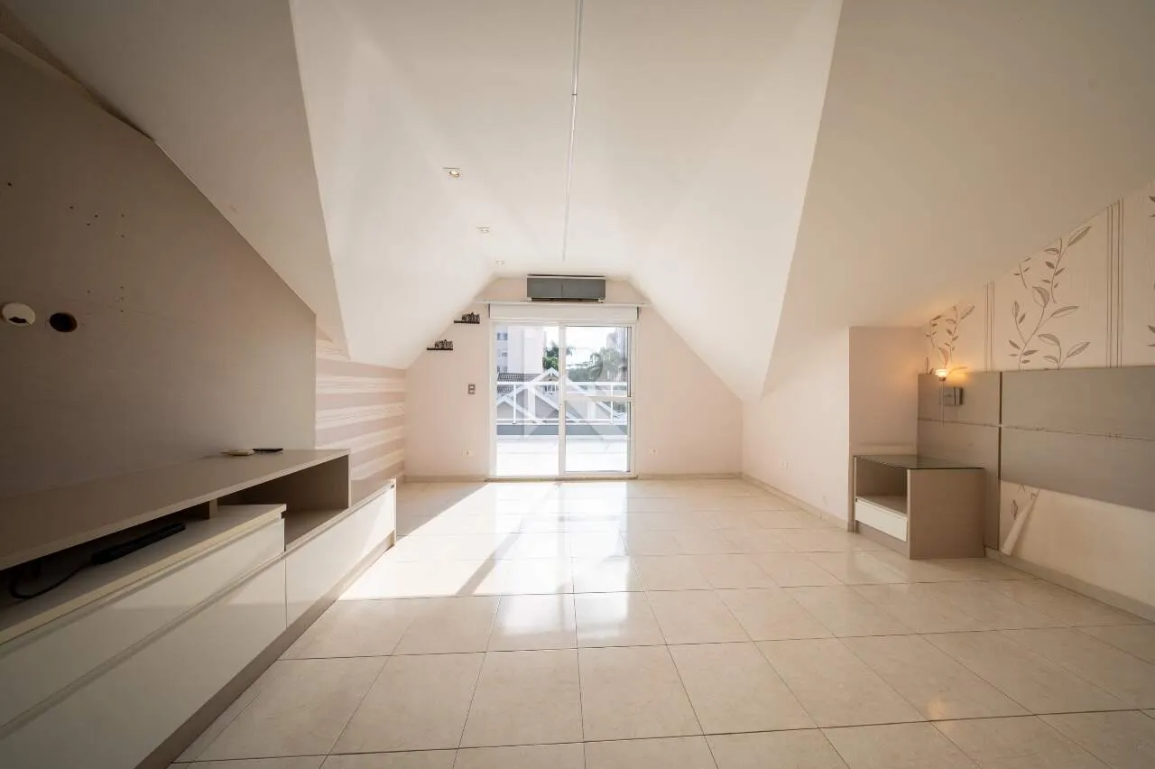 House with 4 bedrooms, private garden and 4 parking — photo 45