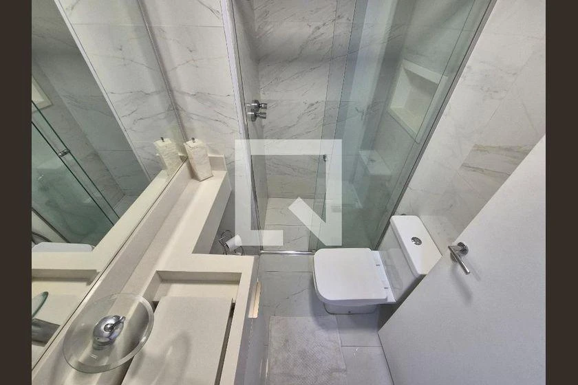 Furnished apartment with 5 bedrooms, balcony and 196 m² — photo 35