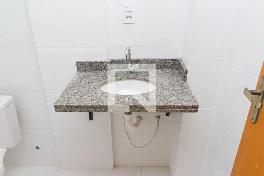 80 m² apartment with 2 bedrooms and a balcony — photo 33