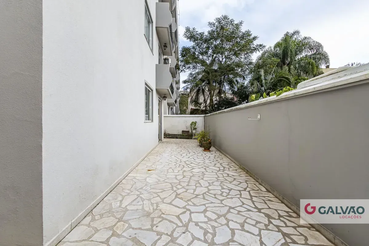 Ground-floor 108 m² apartment with 3 bedrooms and closed kitchen — photo 22