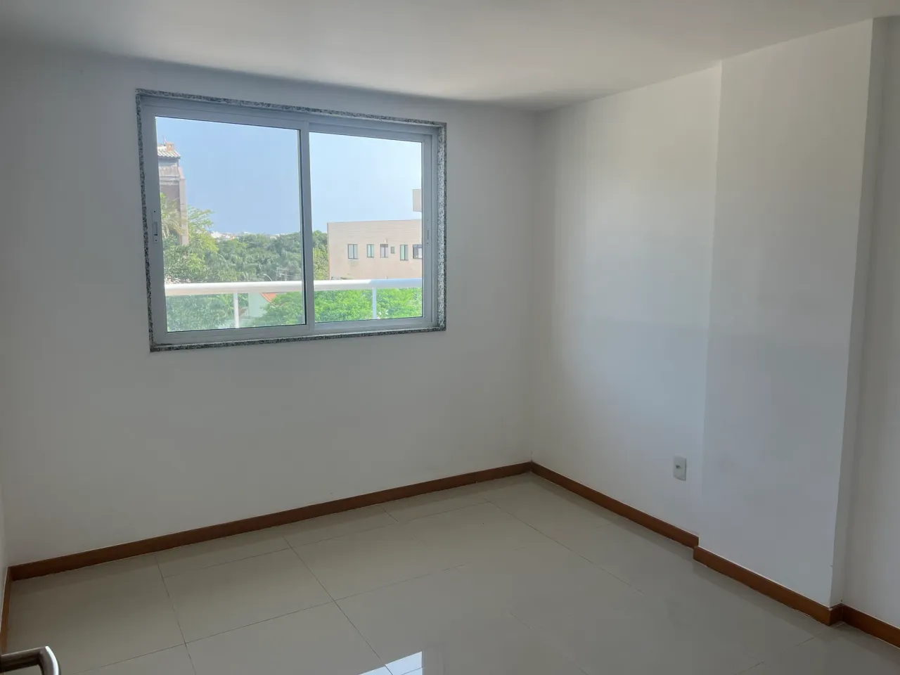 Unfurnished apartment with 3 bedrooms and 3 bathrooms — photo 13