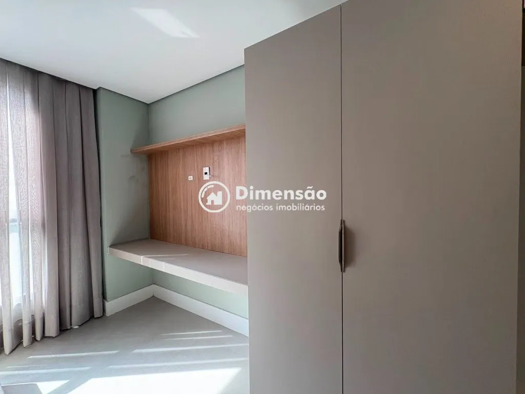 Furnished 23 m² studio with glass shower enclosure — photo 9