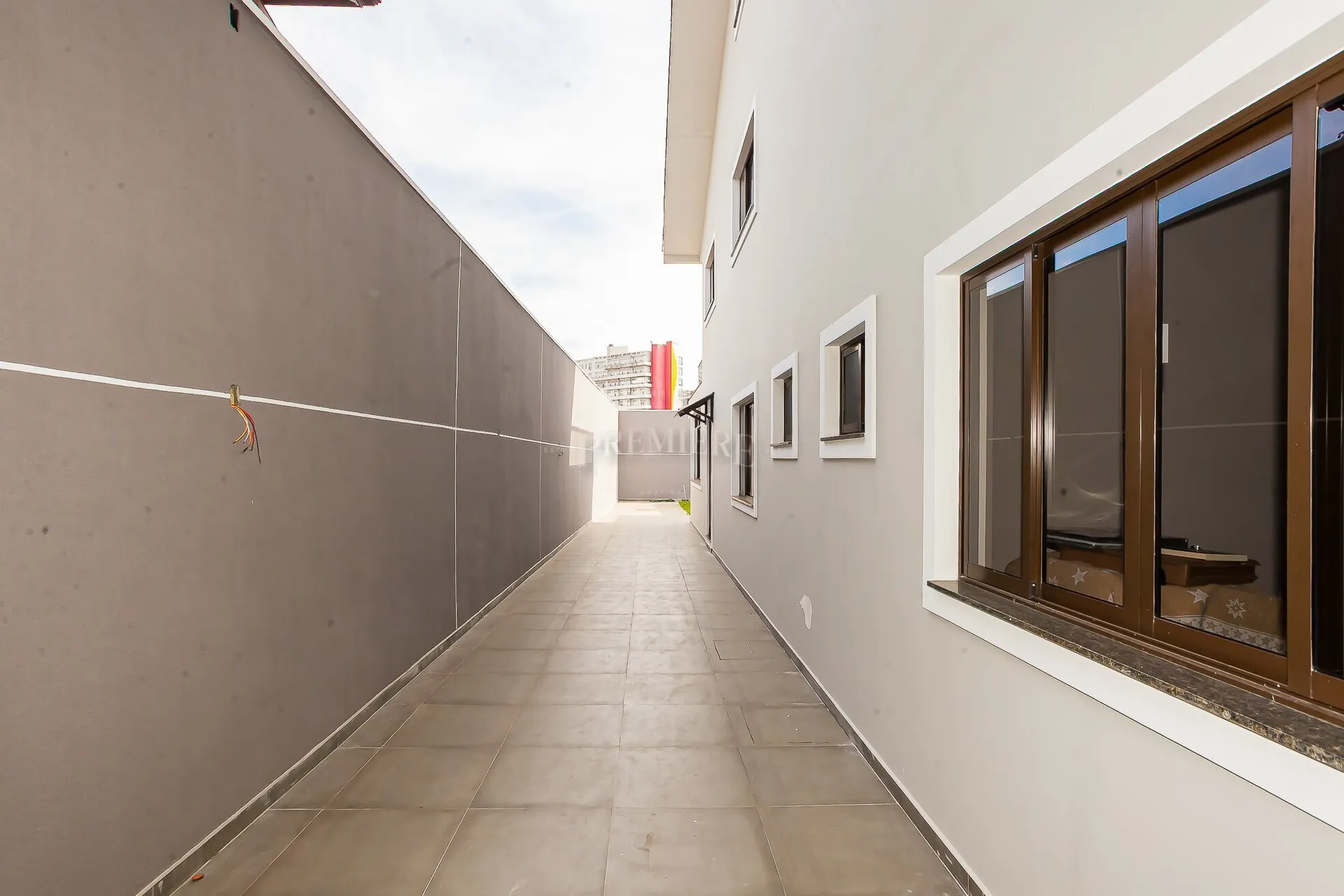 House with 4 en-suite bedrooms and 510 m², 5 parking — photo 4