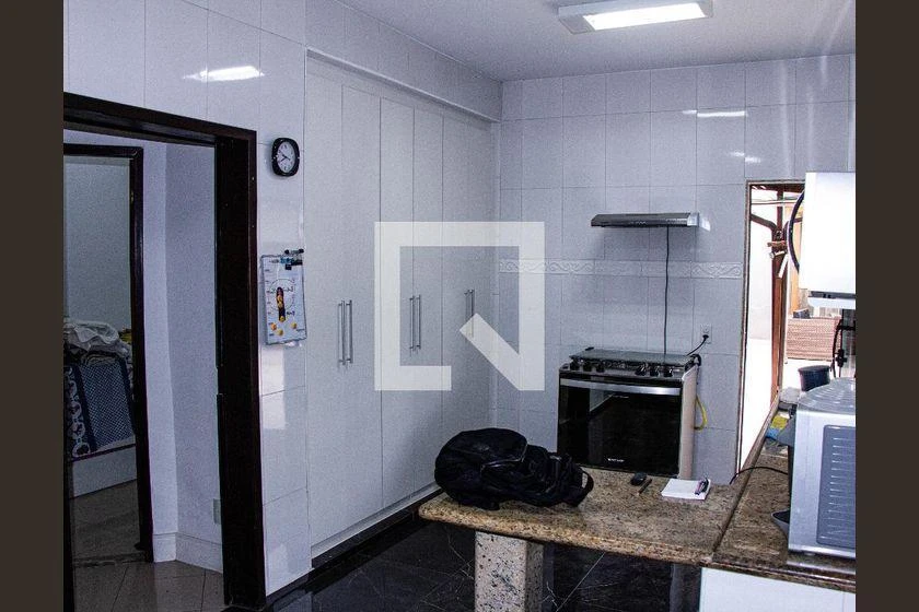 Casa de 4 dormitorios con espacio de home office — photo 24
