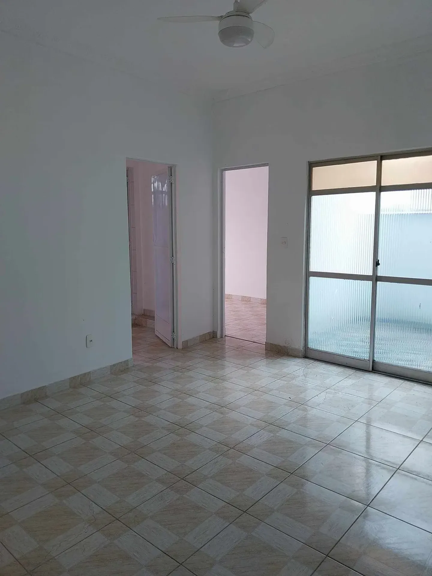 Квартира: 2 спальни, 1 со своей ванной, 70 м²