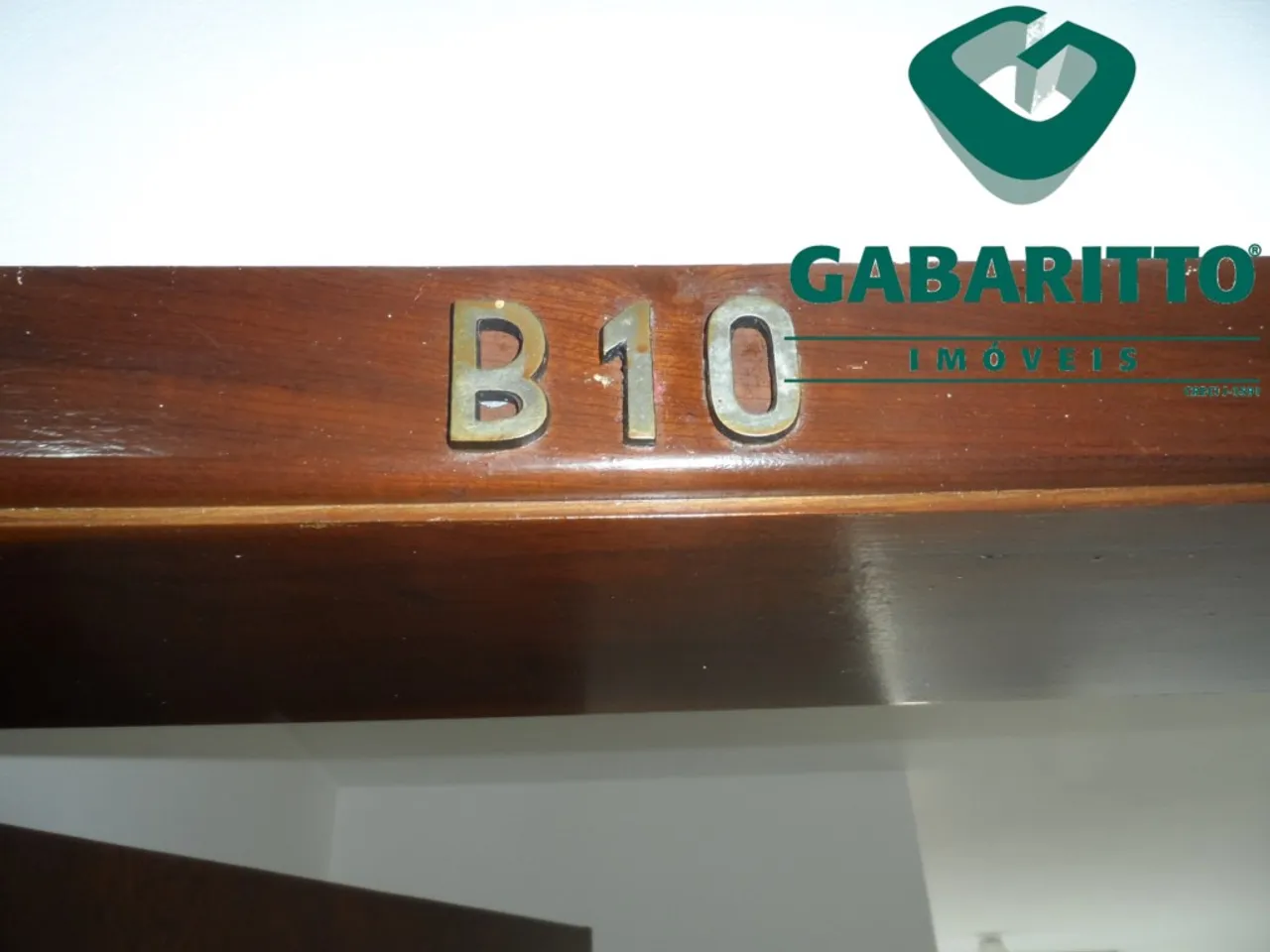 1-bedroom apartment with a balcony and 62 m² — photo 4