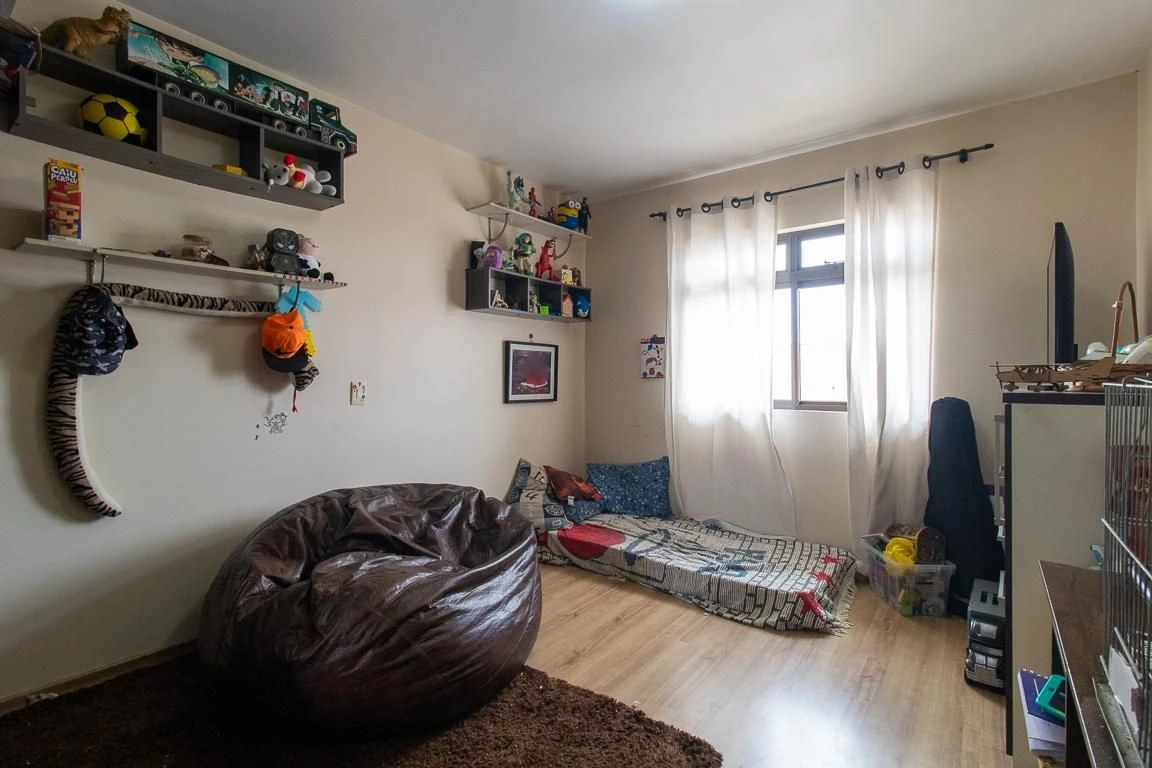 3-bedroom house with a bathtub in Curitiba — photo 12