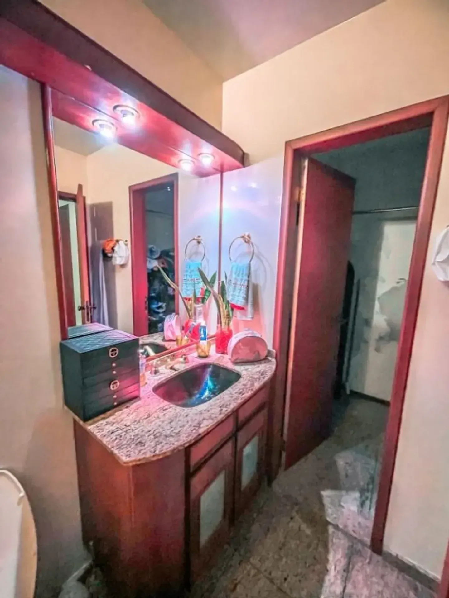 Furnished house with 4 bedrooms and a private garden — photo 13