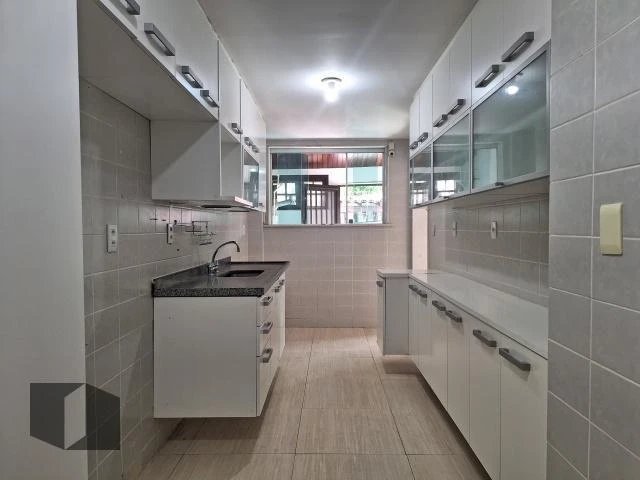 Condominium house with 4 bedrooms and 3 bathrooms — photo 25