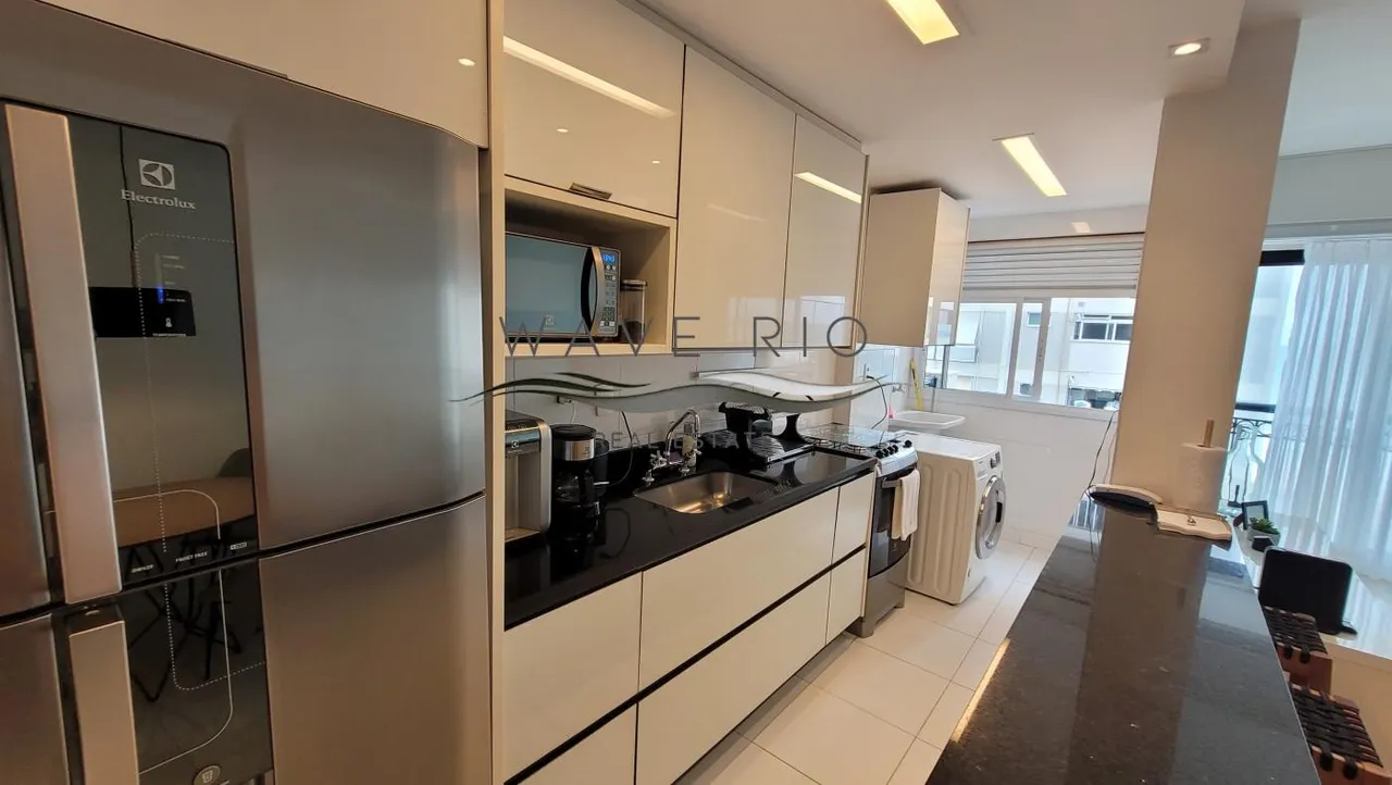 Furnished apartment with an open-plan kitchen and 2 bedrooms — photo 5