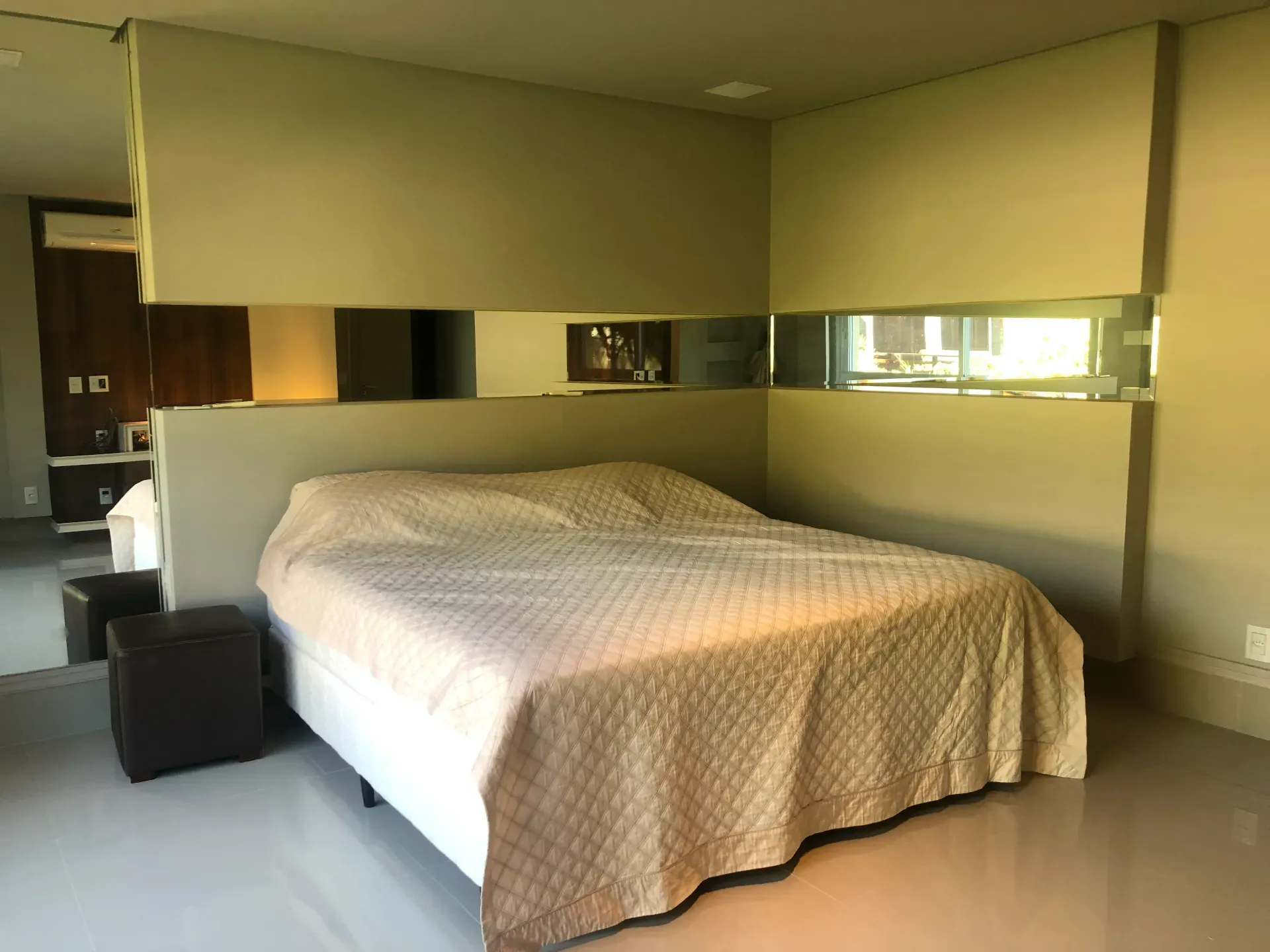 Condominium house with 4 bedrooms and 5 bathrooms — photo 37