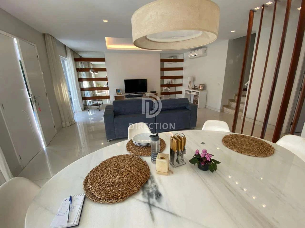 4 quartos e banheira: casa de 300 m² — photo 8