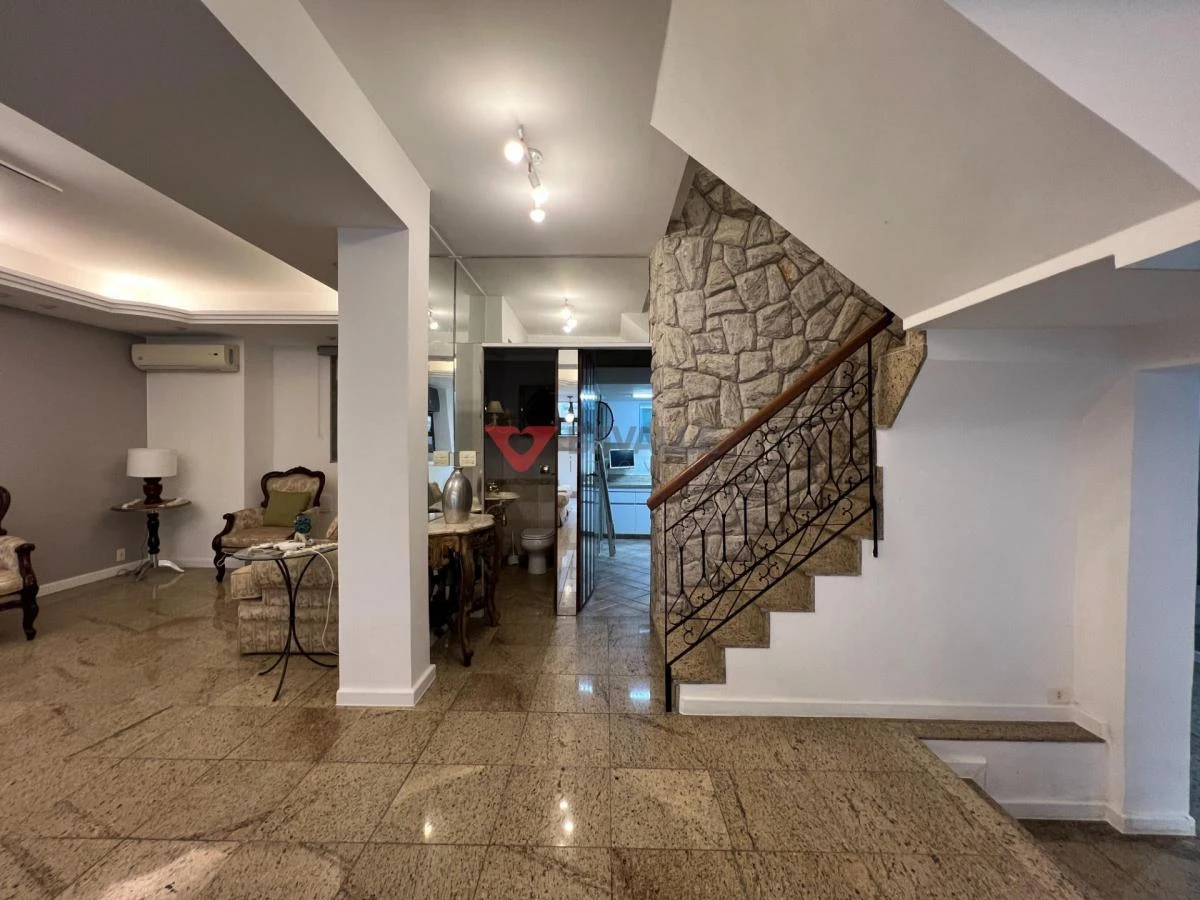 220 m² house with a washing machine and a home office — photo 33