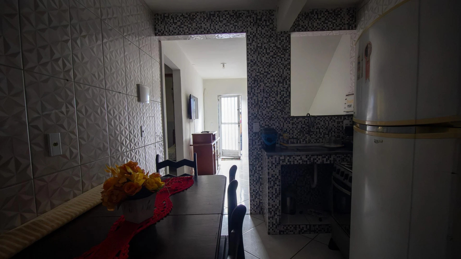 Furnished 1-bedroom apartment with 2 bathrooms — photo 8