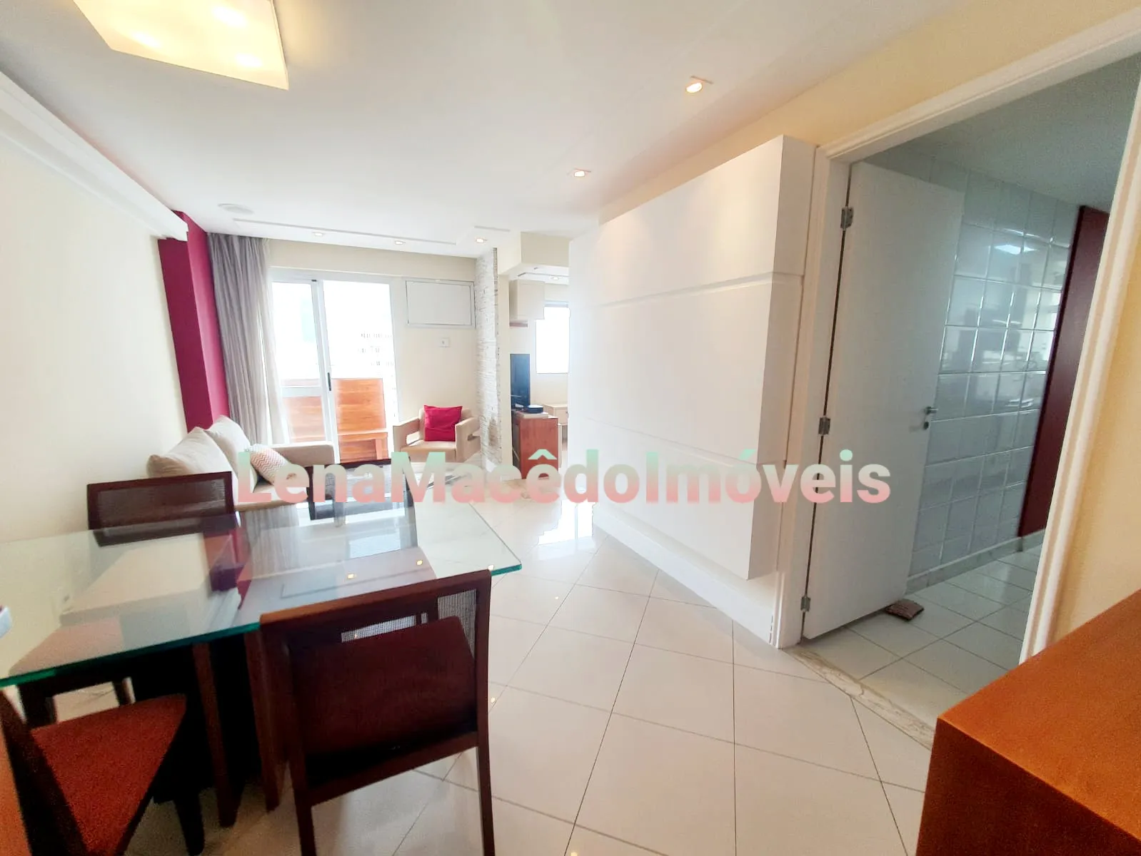 2-bedroom apartment with 2 bathrooms and a balcony — photo 13