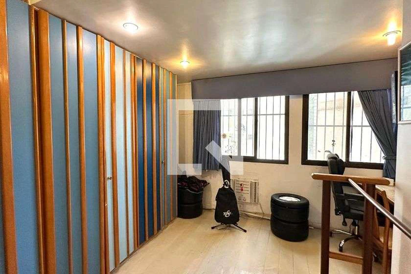 Duplex apartment with 3 en-suite bedrooms and laundry — photo 9