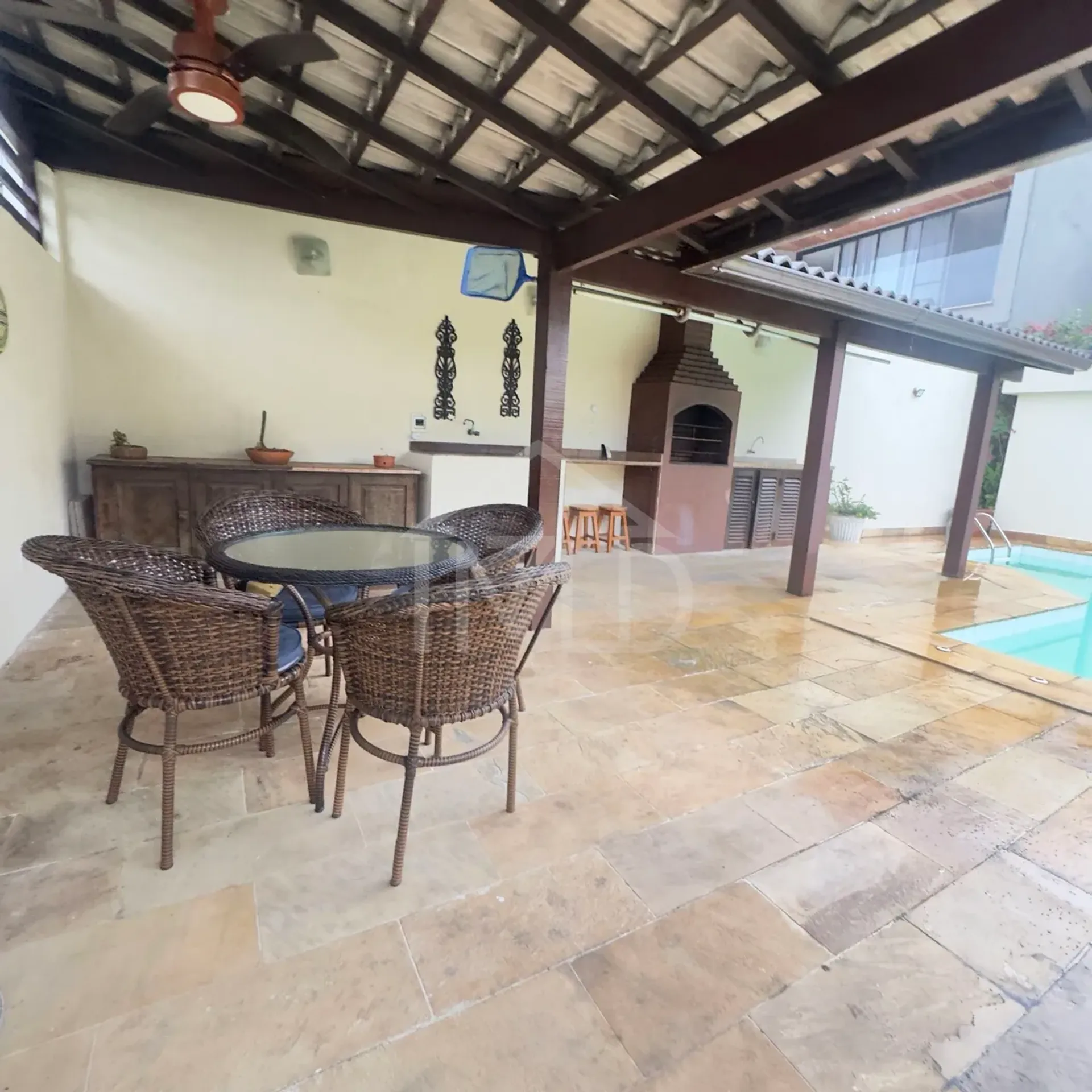Furnished house, 250 m², with a walk-in closet — photo 16