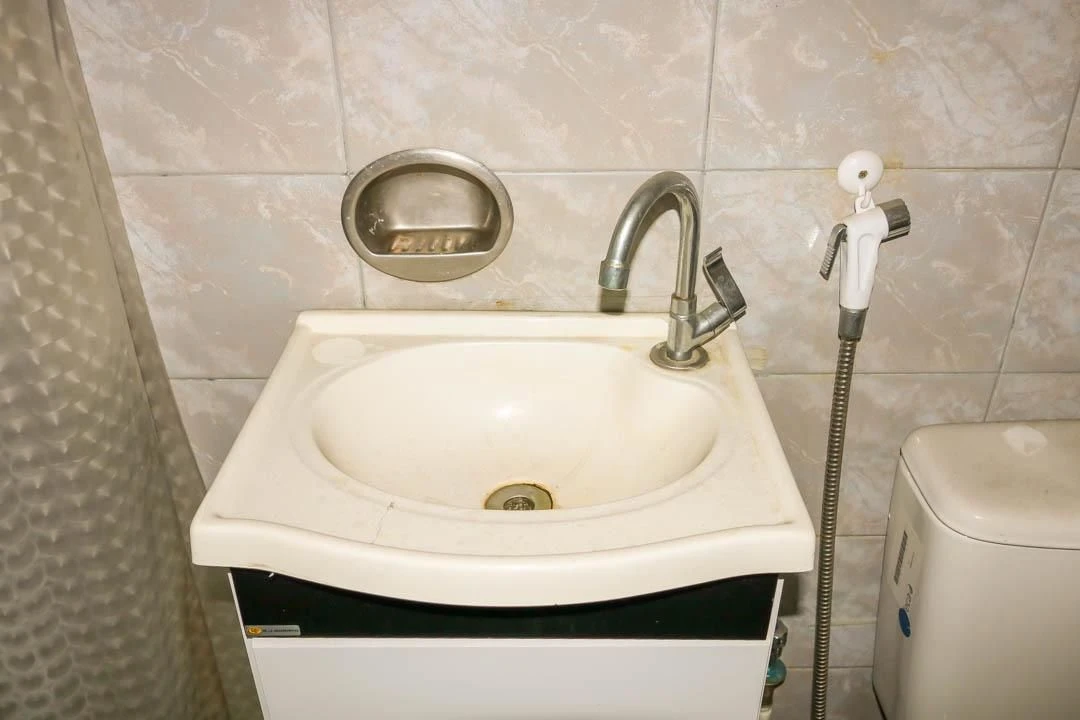 Apartamento de 2 dormitorios y 1 baño con cocina cerrada — photo 23