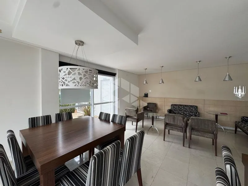 Furnished apartment, 150 m², with a glass-enclosed balcony — photo 20