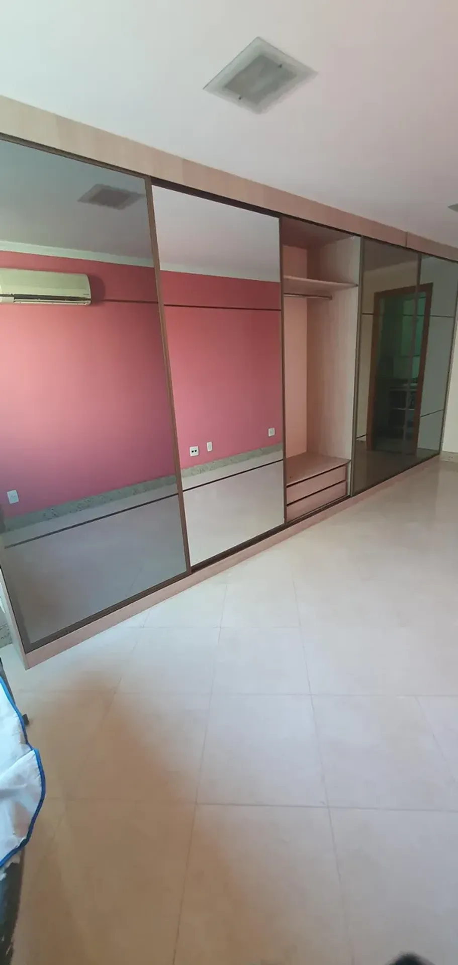 Duplex penthouse with 381 m² and a built-in grill balcony — photo 25