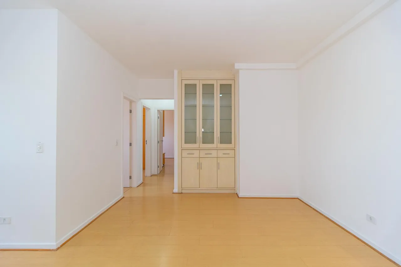 3-bedroom apartment with 2 bathrooms and balcony grill — photo 11