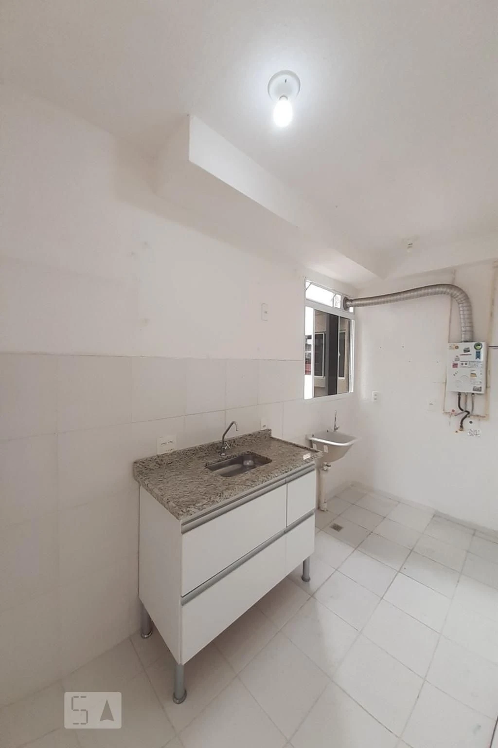 Unfurnished rental apartment with 2 bedrooms and 1 bath — photo 6