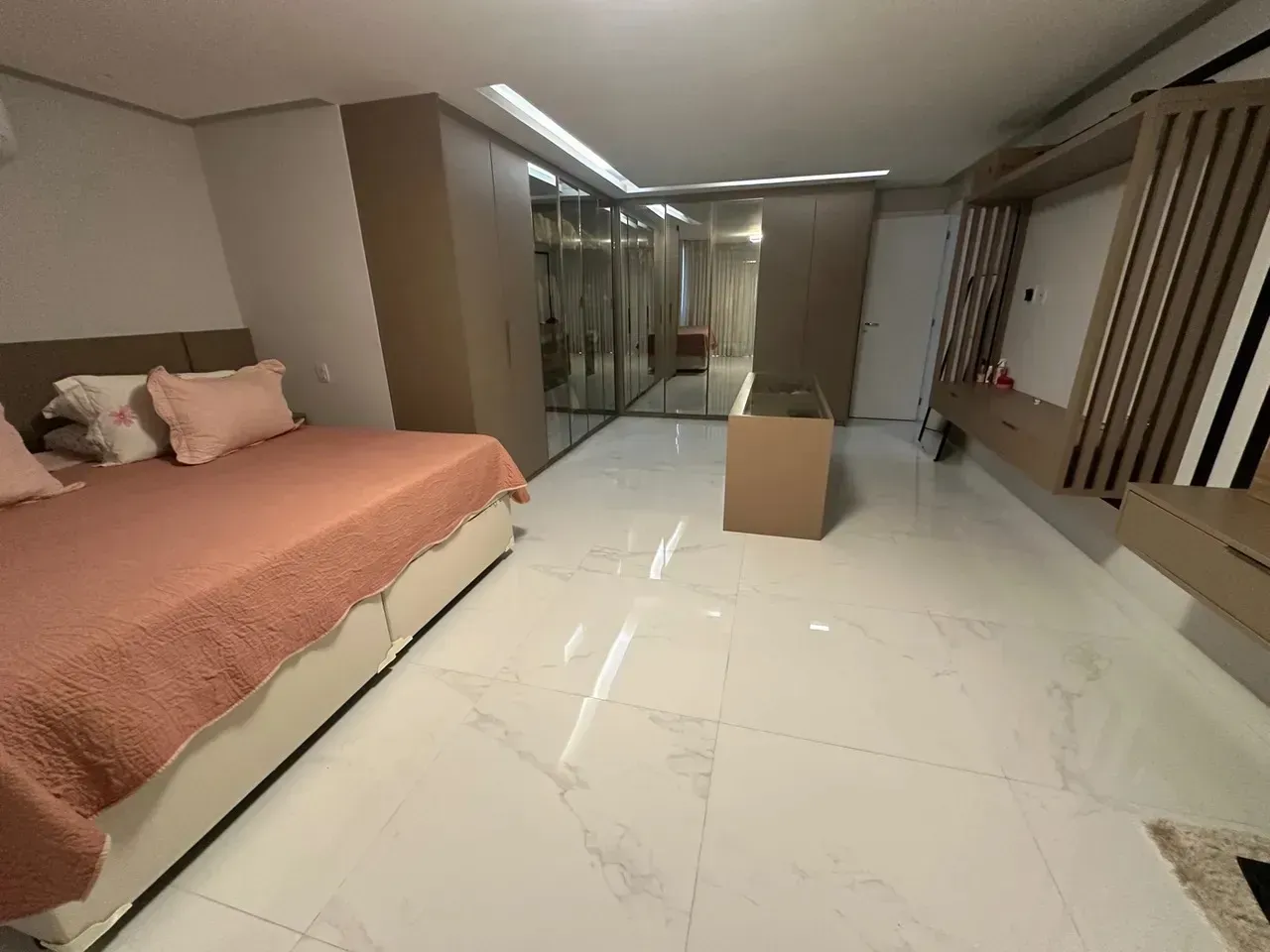 Casa mobiliada com 5 quartos e 5 banheiros, 488 m² — photo 20