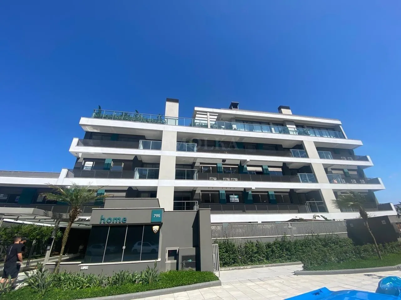 3-bedroom apartment with a grill on the balcony — photo 23