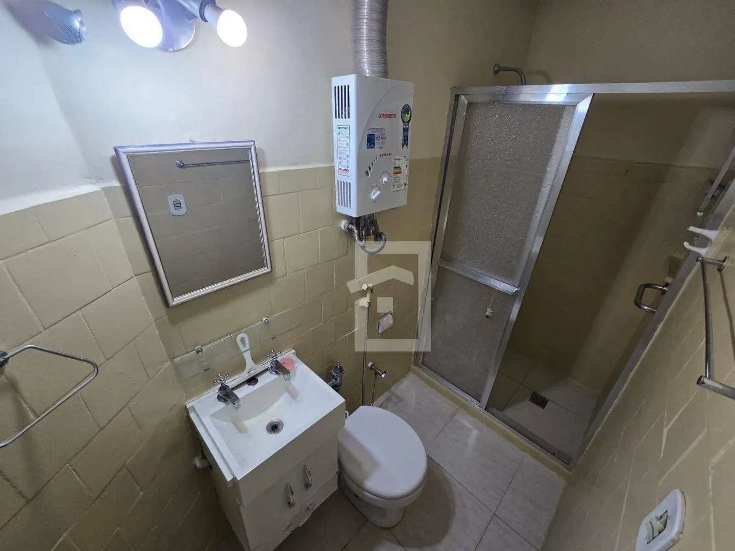 1-bedroom apartment with 24-hour concierge and 32 m² — photo 16